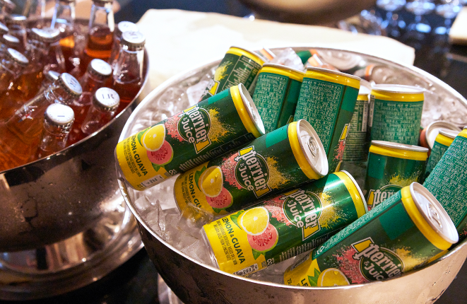 안다즈 4주년 자선 경매 행사 작가의 작품 이미지