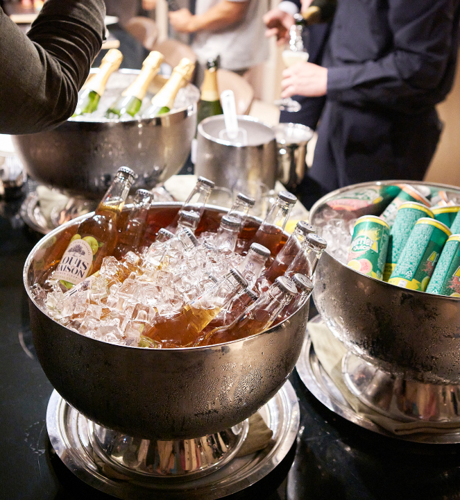 안다즈 4주년 자선 경매 행사 작가의 작품 이미지